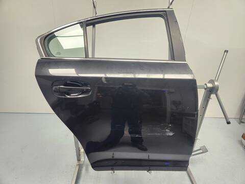Puerta Trasera Derecha Toyota Avensis ACTIVE 150CV 110KW