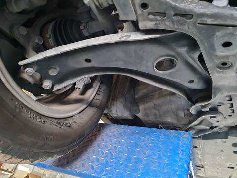 Brazo Suspension Delantero Derecho Toyota Yaris 1.5 HYBRID MXPH11) 92CV 68KW
