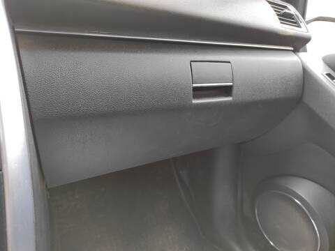 Guantera Mercedes Clase B 150 640941