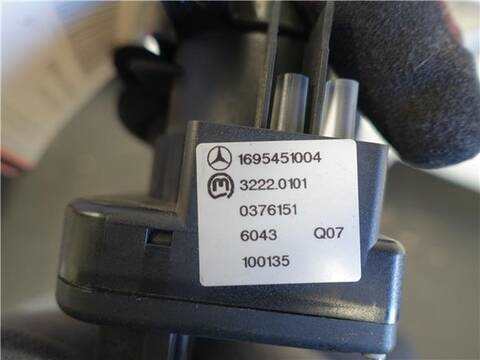 Foto 3ª: Mando Multifuncion Mercedes Clase B 150 2.0 200 CDI 245.208) 140CV 103KW [OM 640.941] (2014)