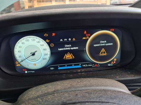 Foto 3ª: Cuadro de Instrumentos Hyundai i20 ESSENCE 84CV 62KW [G4LF] (2024)