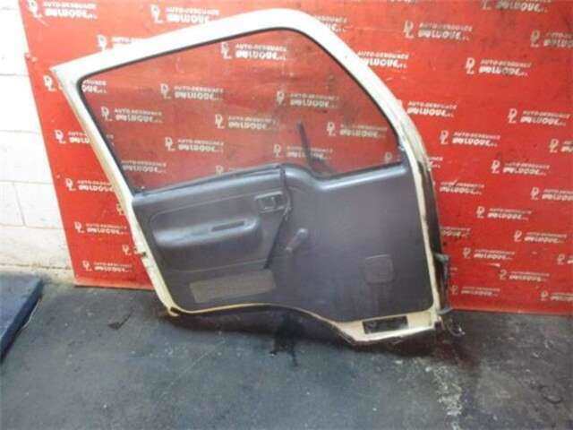 Puerta Delantera Izquierda Nissan Cabstar 110.35