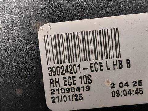 Foto 3ª: Piloto Trasero Derecho Opel Insignia 1.6 EXCELLENCE BERLINA 136CV 100KW [B 16 DTH OPT. LVL] (2017)