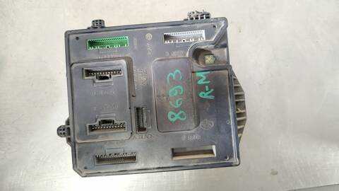 Foto 4ª: Caja Reles Fusibles Renault Megane EXPRESSION BERLINA 90CV 66KW III BERLINA 5 P [K9K J8] (2013)