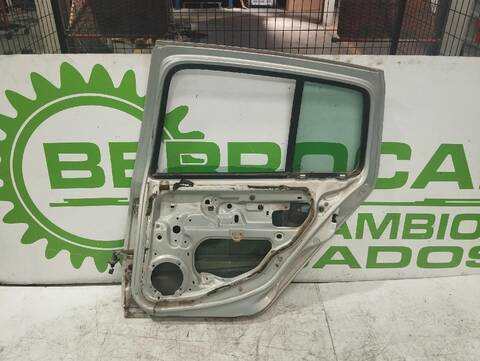 Foto 2ª: Puerta Trasera Derecha Renault Clio 1.5 DCI DIESEL 65CV [K9K700 / K9K704] (2001)