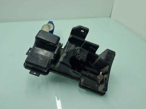 Foto 4ª: Deposito Limpiaparabrisas Volkswagen Tiguan T1 BLUEMOTION 110CV 81KW [CFFD] (2014)