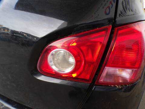 Piloto Portón Derecho Nissan Qashqai HR16