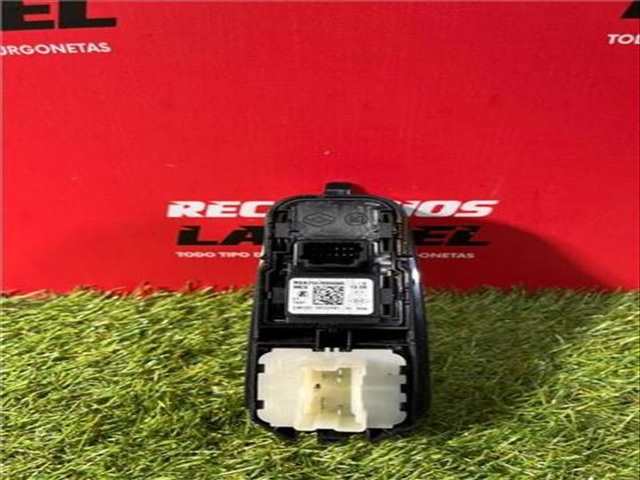 Foto 4ª: Botonera Elevalunas Renault Trafic M9R Z7 170CV 125KW FURGON (2023)