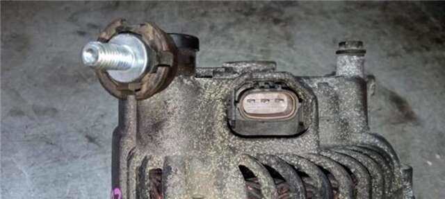 Foto 3ª: Alternador Renault Maxity 2.5 FG 110.28/32/35 [2.5 LTR. - 81 KW DIESEL] [YD25]