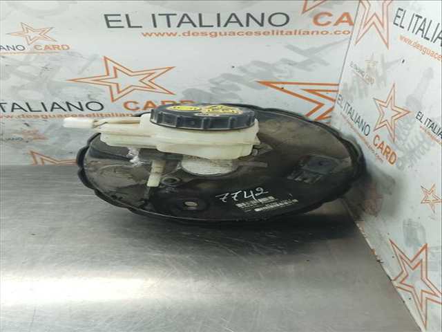 Foto 4ª: Servofreno Volvo V40 R-DESIGN MOMENTUM 150CV 110KW [D5204T6] (2013)