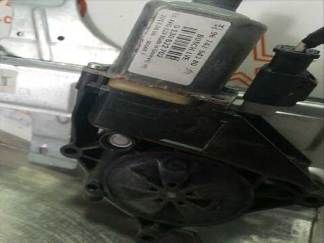 Foto 2ª: Elevalunas Eléctrico Delantero Derecho Peugeot 208 ACCESS 68CV 50KW [8HR01] (2013)