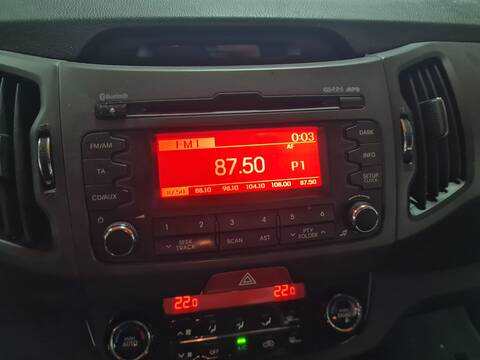 Foto 2ª: Sistema Audio Radio CD Kia Sportage DRIVE 4X2 136CV 100KW [D4HA] (2011)
