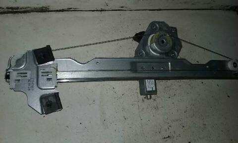 Foto 2ª: Elevalunas Eléctrico Delantero Derecho Dacia Duster 1.5 DCI DIESEL FAP CAT 109CV 80KW [K9KR856] (2014)