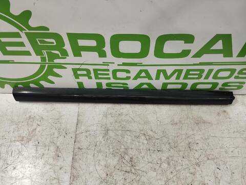 Foto 3ª: Faldón Lateral Ford Focus 1.6 16V CAT 101CV [HWDA] (2004)