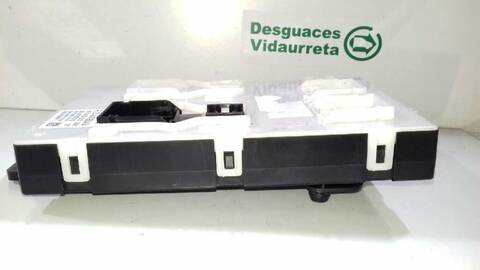 Foto 2ª: Caja Reles Fusibles Mercedes Clase V 200 136CV 100KW (2014)