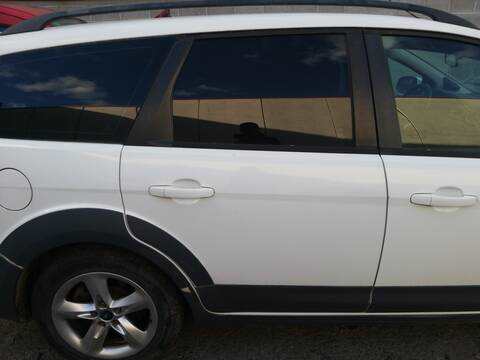 Puerta Trasera Derecha Ford Focus KKDA