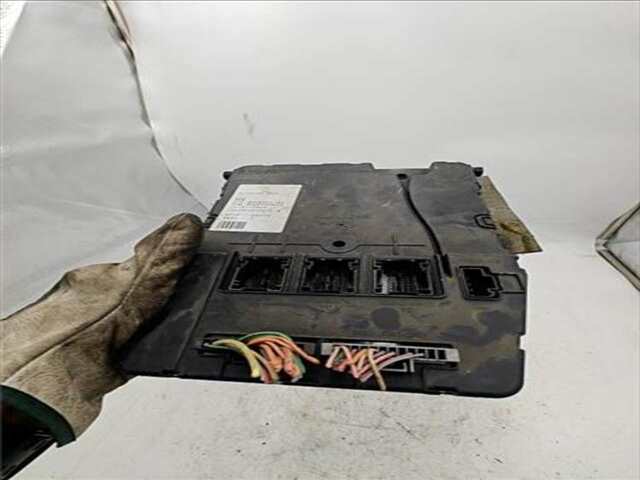 Foto 3ª: Centralita BSM Renault Megane 1.5 CONFORT EXPRESSION [1.5 LTR. - 74 KW DCI DIESEL] II BERLINA 5P (10.2002-_) [K9K-728]