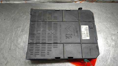 Foto 3ª: Caja Reles Fusibles Citroen C4 VTR COUPE 109CV 80KW [9HY] (2005)