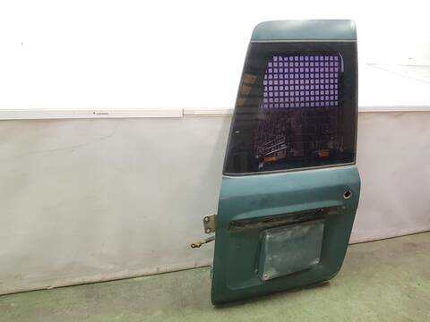 Foto 3ª: Puerta Trasera Izquierda Nissan Patrol 3.0 16V TD 158CV 129CV [ZD30DDTI] (1997)