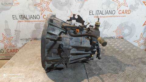 Foto 2ª: Caja Cambios Renault Trafic L1H2 2 9T CAJA CERRADA TECHO ELEVADO CORTO 114CV 84KW [M9R E7] (2007)