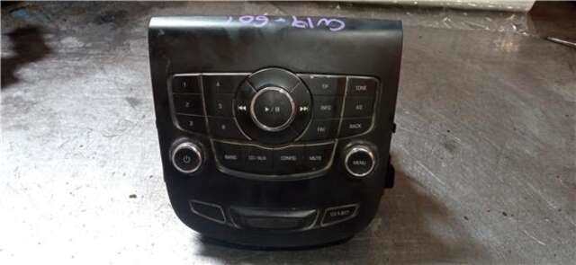 Foto 2ª: Sistema Audio Radio CD Chevrolet Orlando 2.0 LT [2.0 LTR. - 96 KW DIESEL CAT] [Z20D1]
