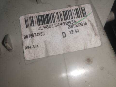 Foto 3ª: Piloto Trasero Derecho Peugeot 2008 HN01 (2016)