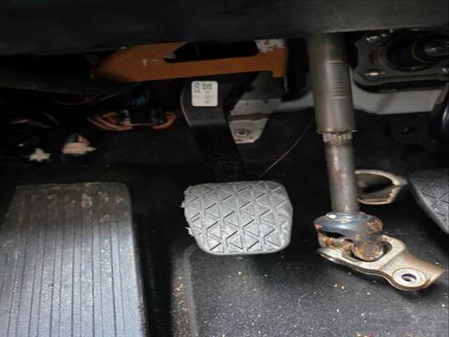 Pedal Embrague Mazda 3 PE BERLINA