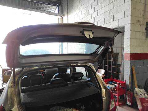 Foto 2ª: Portón Opel Corsa Z13DTJ (2008)
