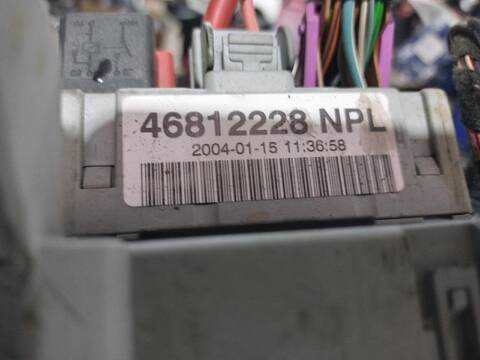 Foto 2ª: Caja Reles Fusibles Fiat Doblo 1.9 D ACTIVE 05.2004 ) 63CV [223A6000] (2001)