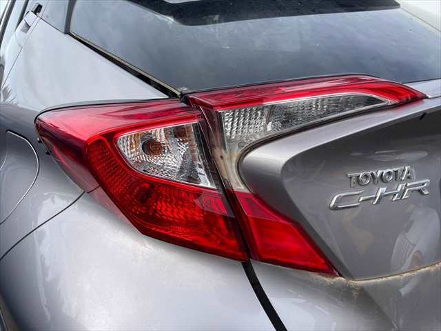 Foto 3ª: Piloto Trasero Izquierdo Toyota CHR 1.8 G HYBRID [2ZR] (2019)