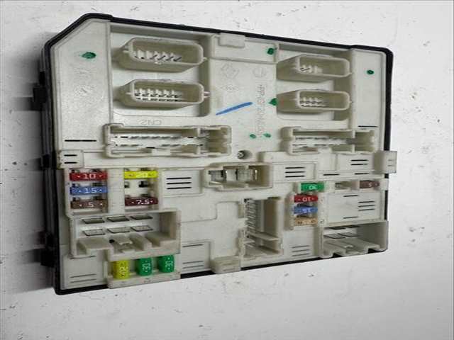 Caja Reles Fusibles Renault Megane H5F408 III SPORT TOURER