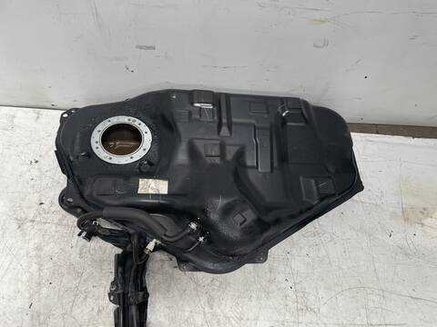 Foto 2ª: Deposito de Combustible Mazda 3 CENTER-LINE 150CV 110KW [SHY6, SHY4] (2014)