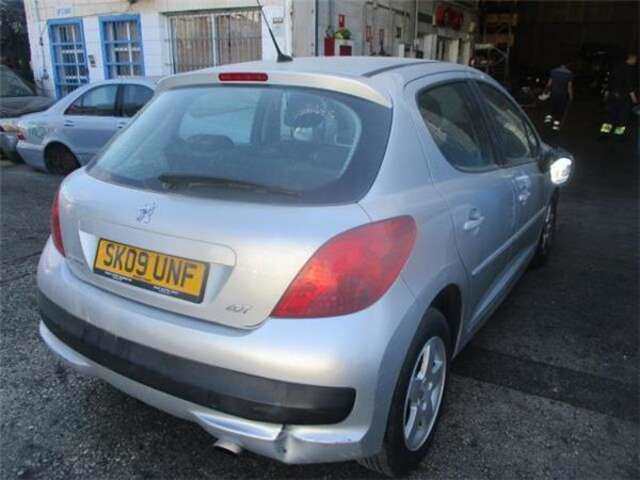 Foto 2ª: Cerradura Puerta Delantera Derecha Peugeot 207 1.4 CONFORT [1.4 LTR. - 70 KW 16V VTI CAT (8FS - EP3)] [8FS (EP3)]