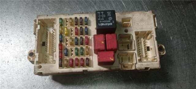 Foto 2ª: Caja Reles Fusibles Fiat Stilo 1.6 16V (192_XB1A) [182 B6.000]
