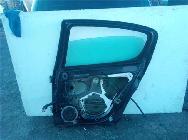 Foto 2ª: Puerta Trasera Derecha Peugeot 407 1.6 CONFORT [1.6 LTR. - 80 KW HDI FAP CAT (9HZ - DV6TED4)] [9HZ (DV6TED4)]
