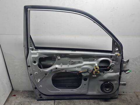 Foto 2ª: Puerta Delantera Izquierda Suzuki Grand Vitara 1.9 DDIS JX-A 3-PTAS.) 129CV 95KW (2005)