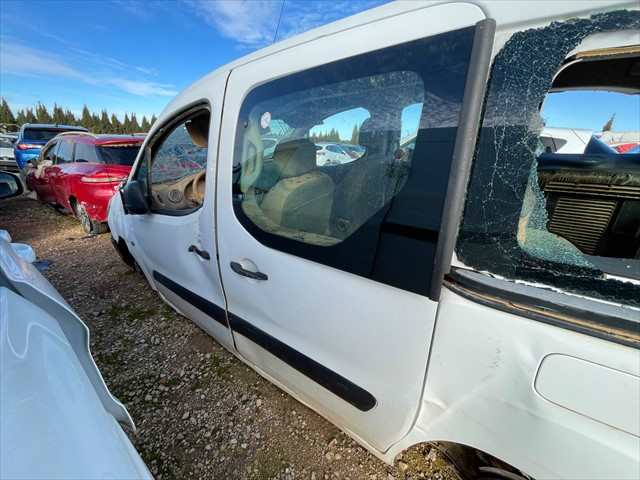 Foto 2ª: Puerta Lateral Corredera Izquierda Peugeot Partner 1.6 HDI 100cv [BH02] (2015)