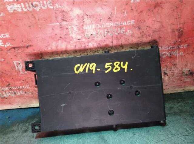 Foto 3ª: Caja Reles Fusibles Mercedes Clase C 160 1.8 CLA 200 CDI (117.301) [1.8 LTR. - 100 KW CDI CAT] [651930]