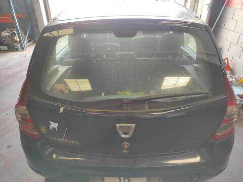 Portón Dacia Sandero D4F732