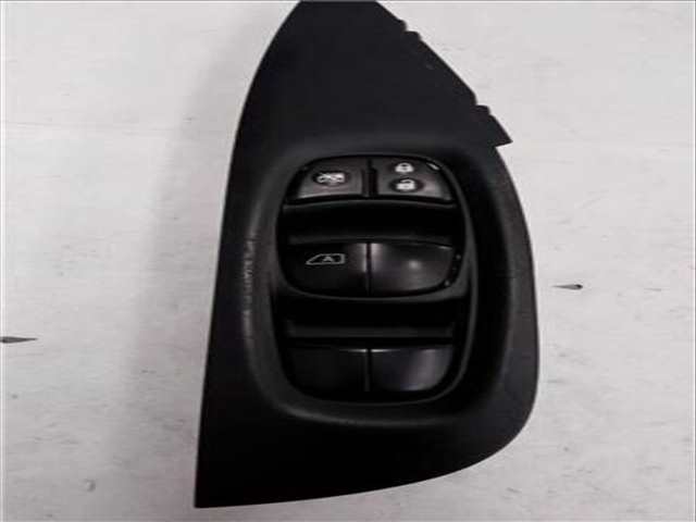 Botonera Elevalunas Nissan Qashqai 1.6 DCI 130CV 96KW