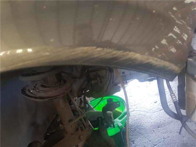 Foto 3ª: Aleta Delantera Derecha Renault Megane 1.4 AUTHENTIQUE [1.4 LTR. - 72 KW 16V] II BERLINA 5P (10.2002-_) [K4J D7]