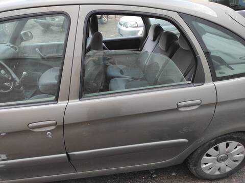 Puerta Trasera Izquierda Citroen Xsara 9HX PICASSO