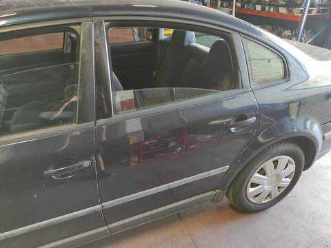 Puerta Trasera Izquierda Volkswagen Passat ADR BERLINA