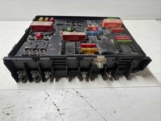 Caja Reles Fusibles Volkswagen Touran VERSION INDEFINIDA