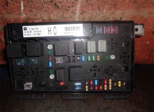 Caja Reles Fusibles Opel Astra 2.0 TURBO