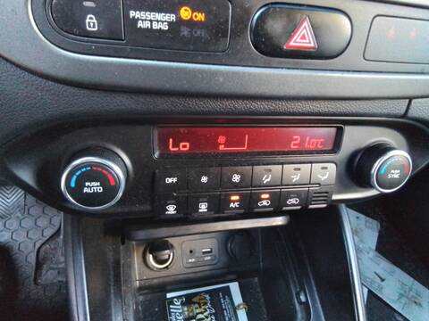 Foto 2ª: Mando Climatizador Kia Carens BASIC 116CV 85KW [D4FD] (2018)