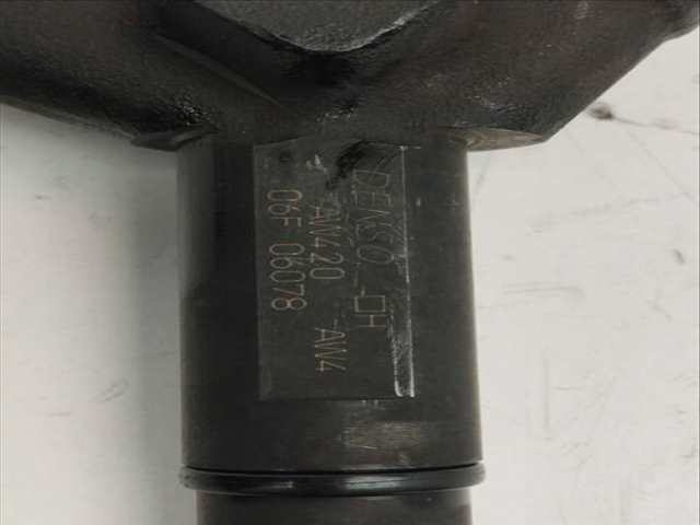 Foto 2ª: Inyectores Nissan Primera ACENTA BERLINA 126CV 93KW [YD22DDT] (2004)