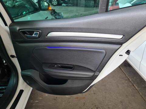 Foto 3ª: Asientos Traseros Renault Megane EXPERIENCE BERLINA 132CV 97KW IV BERLINA 5P [HF5 408] (2017)