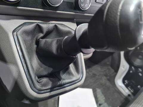 Foto 2ª: Palanca de Cambio Volkswagen Transporter 2.0 TDI 110CV 81KW FURGONETA [DNAB] (2024)