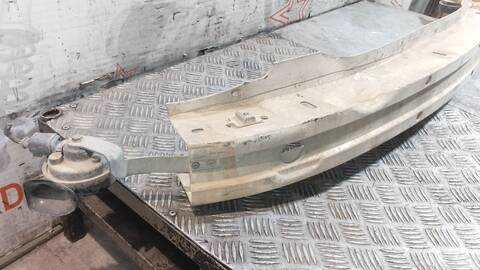 Foto 4ª: Refuerzo Paragolpes Delantero Audi A4 1.9 TDI 96KW) BERLINA 130CV [AVF] (2003)